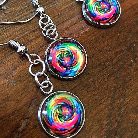 Matching rainbow pendant necklace and earrings - Picture 2 of 2